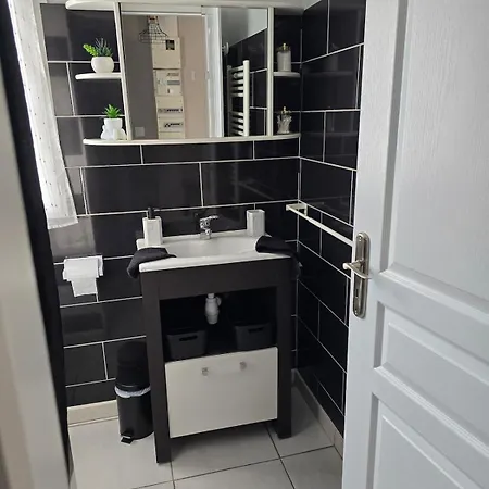 Nyaraló La Maisonnette De Pizancon